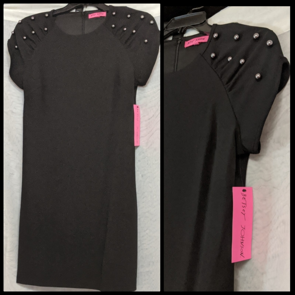 10)Betsy Johnson Pearl Shoulder Shift Dress